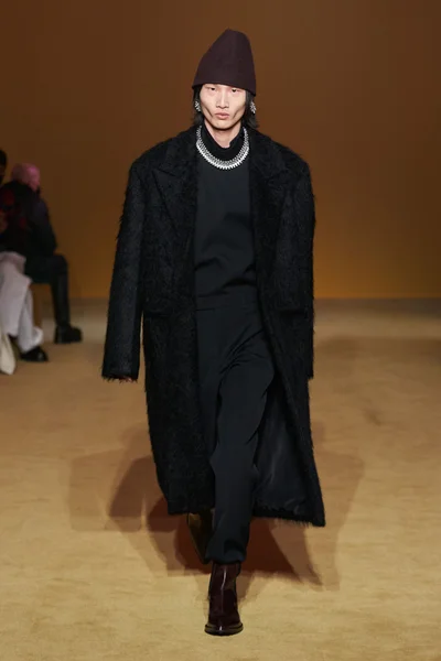 Look 37